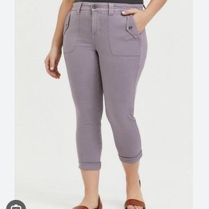 Torrid 18 cropped chino